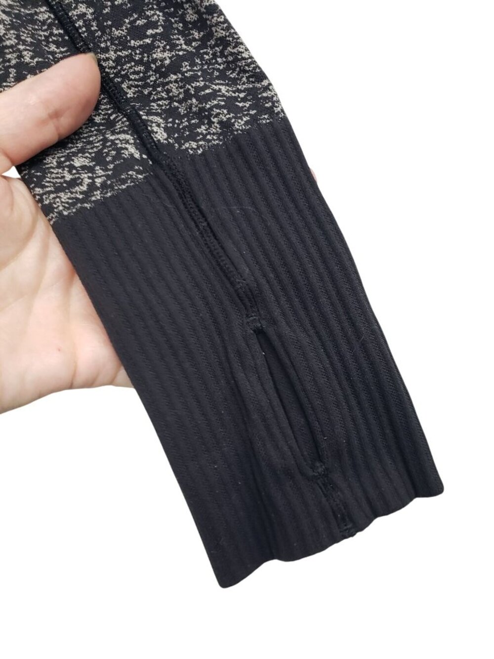 Lululemon Rest Less Pullover Long Sleeve Top Shirt Thumb Holes Base Layer Black - Picture 6 of 9
